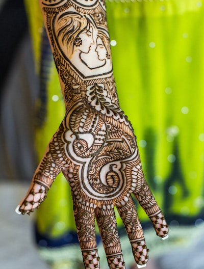 person's right mehndi tattoo