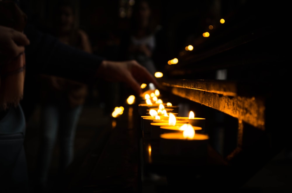 focus photo of tealights