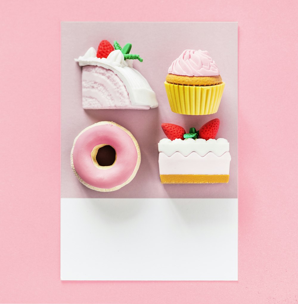 four desserts wall decor