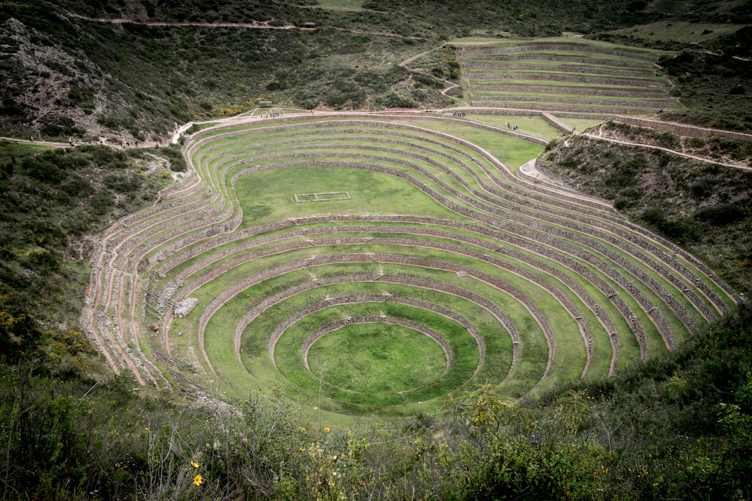 The full purpose behind these concentric terraces isn’t fully known. However, it is widely believed that the ruins were once an agricultural laboratory used by the Incas.  The circular terraces that lie here are thought to have been used as an agricultural research station. Their depth, design, and their orientation with regard to the sun and wind are all telltale signs that they have a specific purpose. Because of the different conditions at each level of the terraces there is a difference in temperature of 15 °C (27°F) from the top to the bottom.