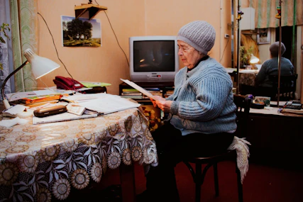 woman reading a magazine