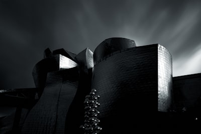 Guggenheim Museum - От Riverside, Spain