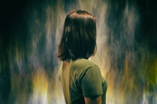 woman wearing green shirt