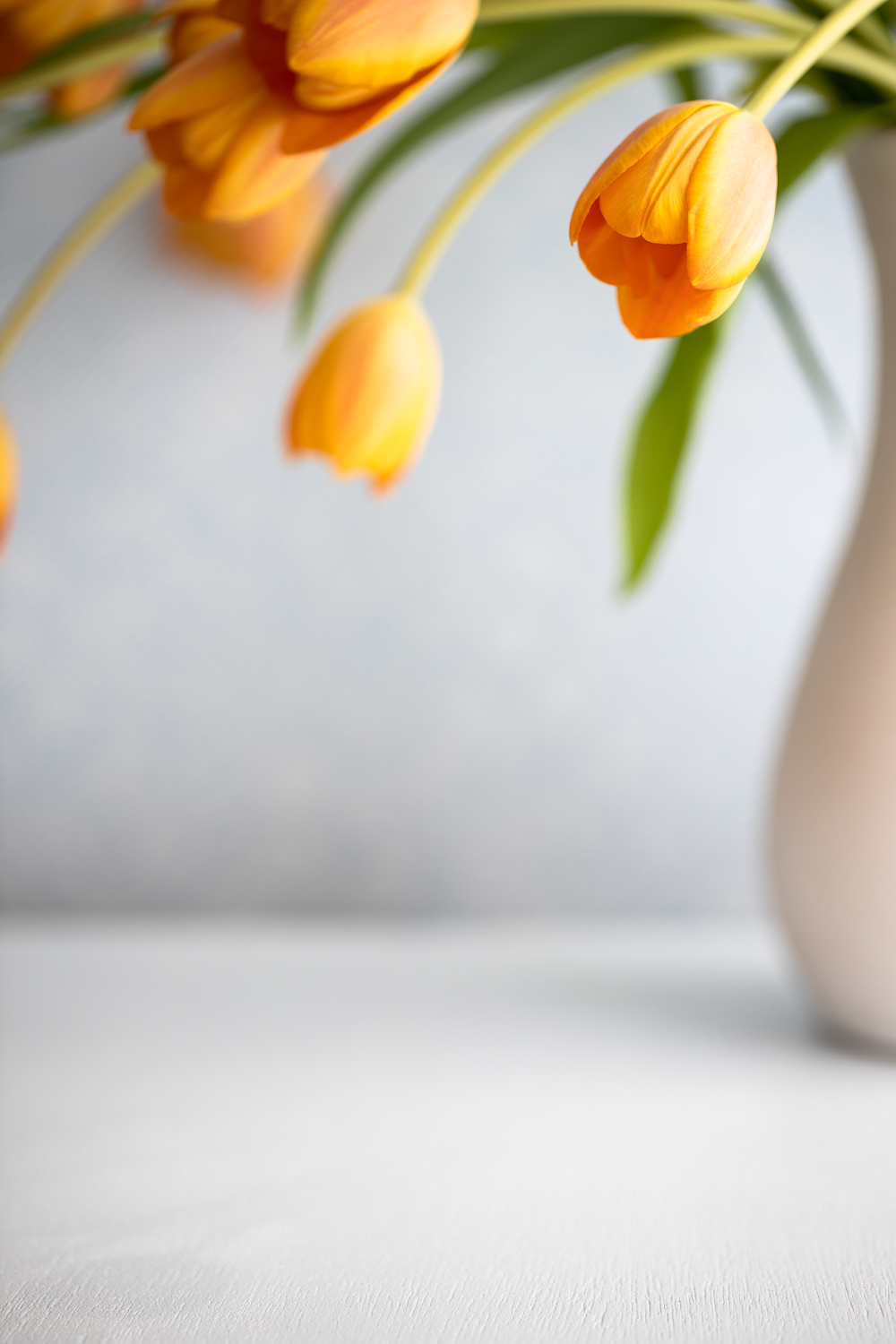 Arreglo floral de tulipán amarillo