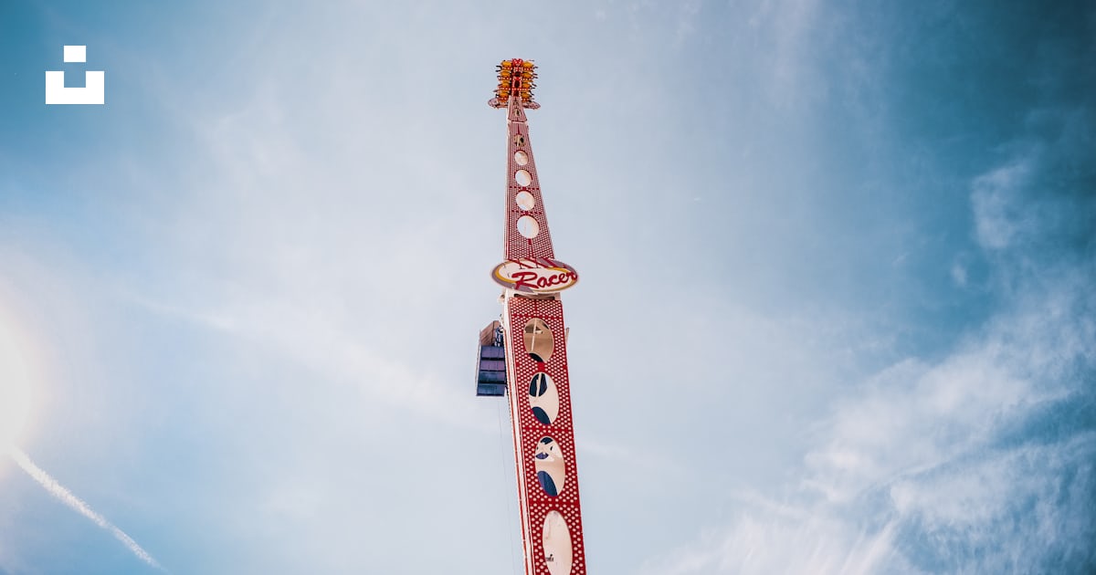 Red theme park ride photo – Free Theresienwiese Image on Unsplash
