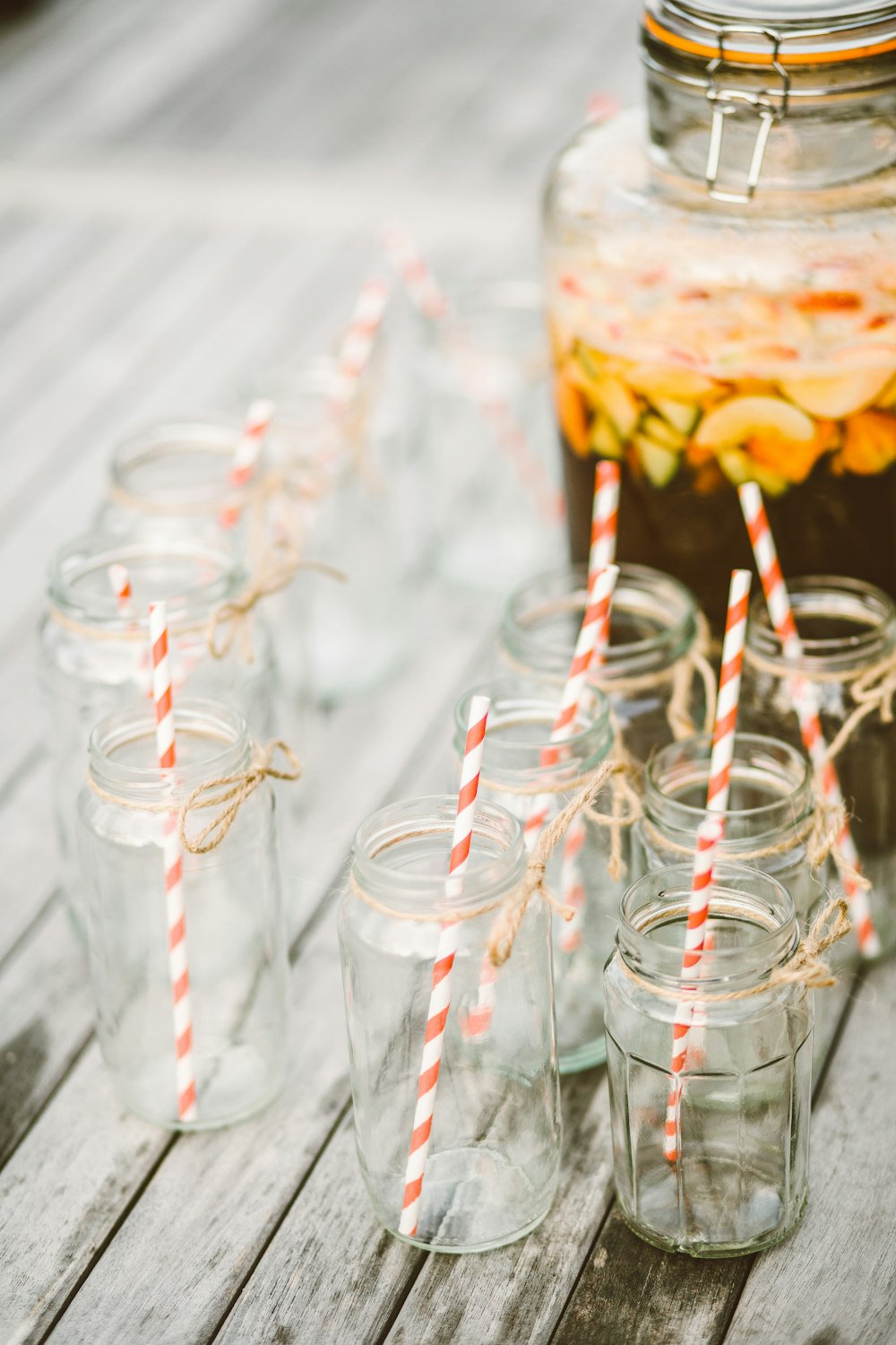 clear glass mason jars with straws