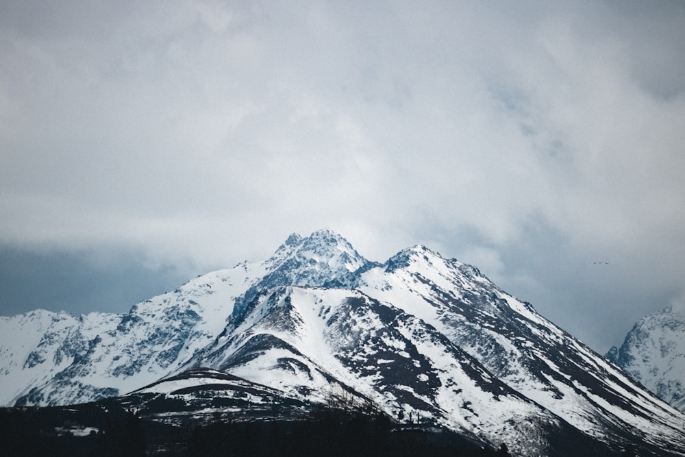 산맥의 풍경 사진