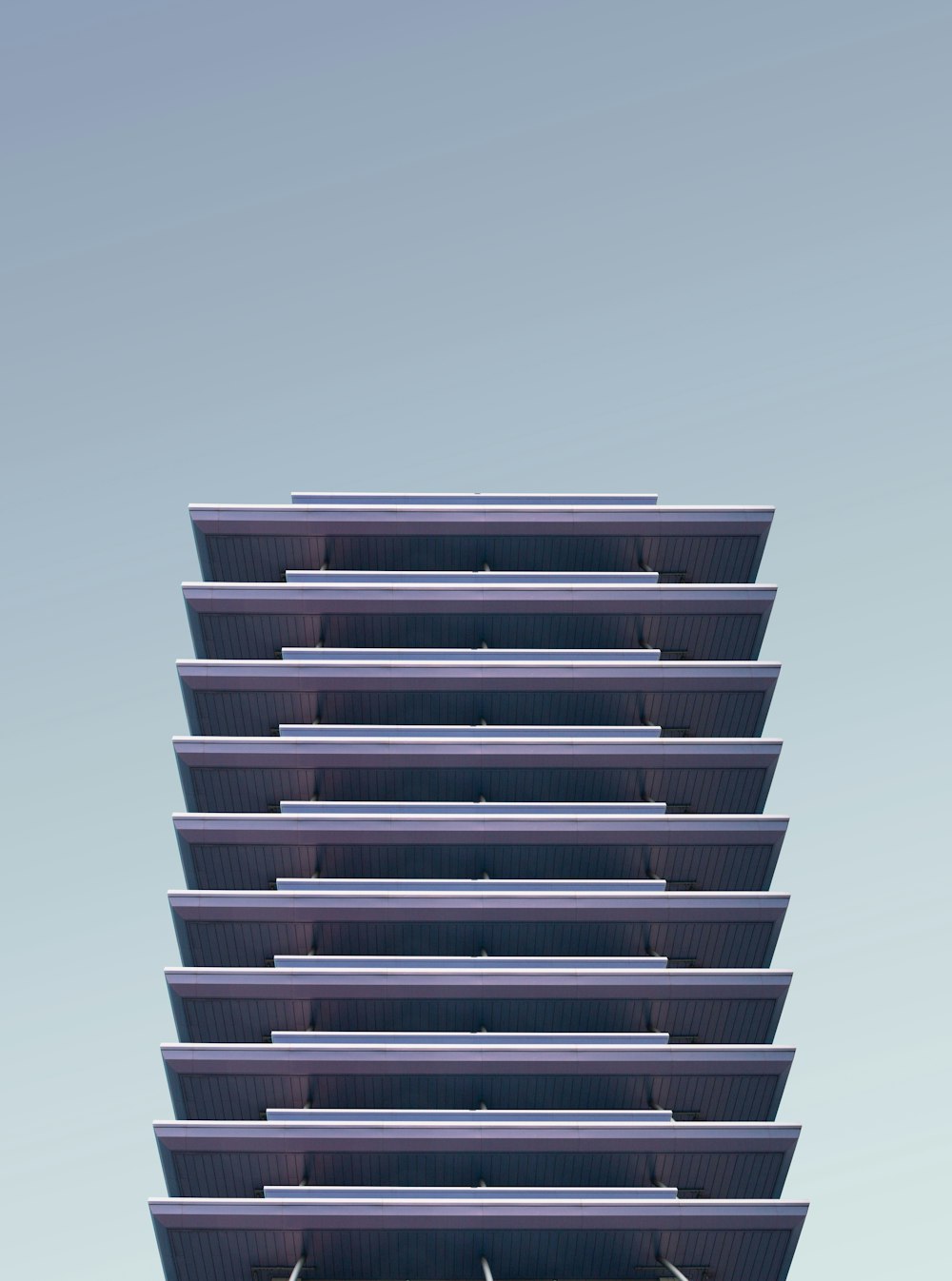 고층 건물의 건축 사진