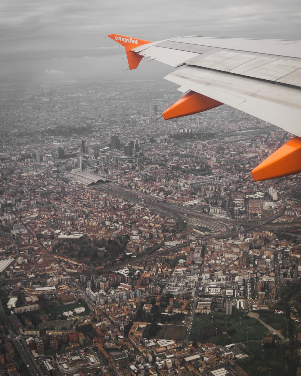 gray airplane photo