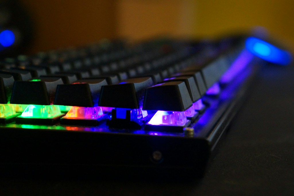 Teclado Mecânico RGB