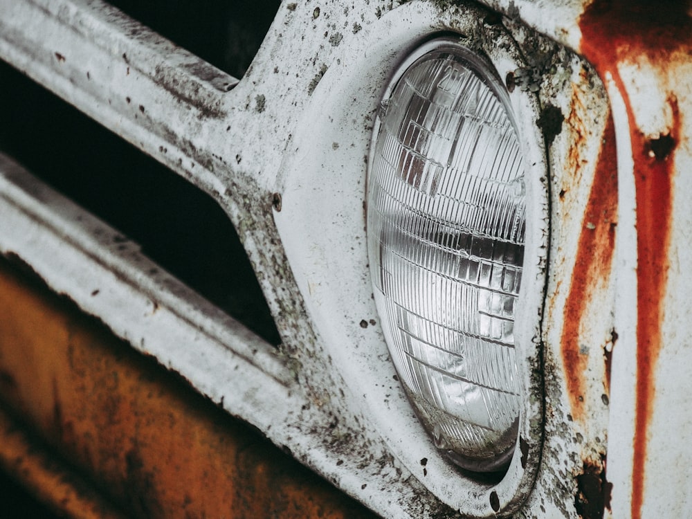 closeup photo of car headlight