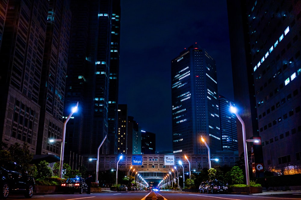 Paesaggi urbani durante la notte