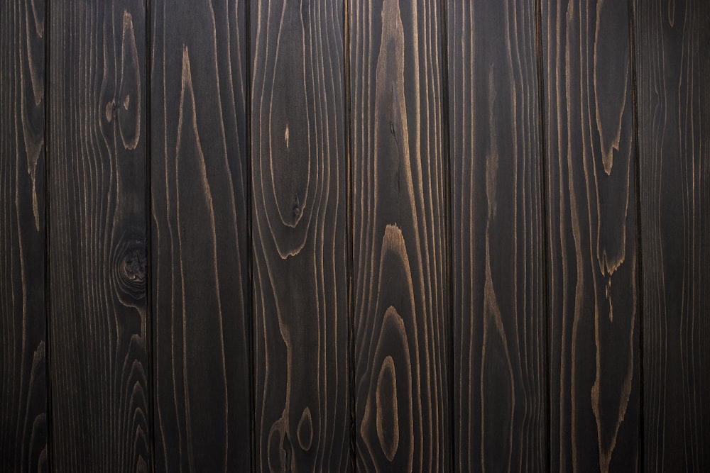 茶色の木の板