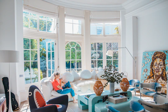 Bright and tidy private home living room with modern decor.