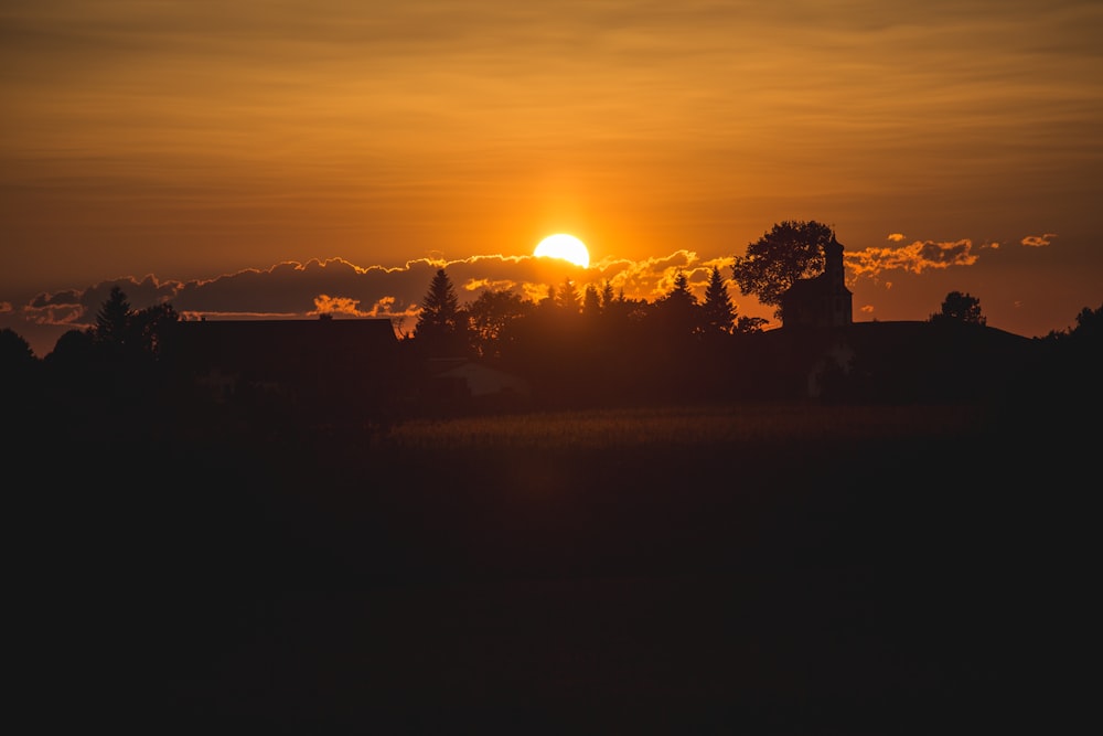 Photographie de l’heure dorée du coucher du soleil