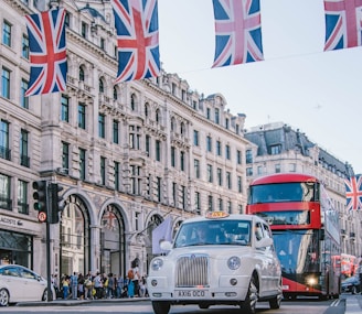 Oxford Street - Taxi and Bus