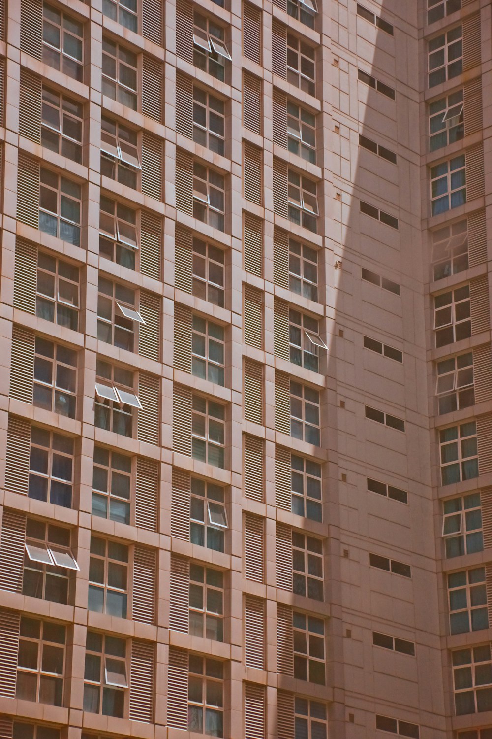 brown and white concrete building