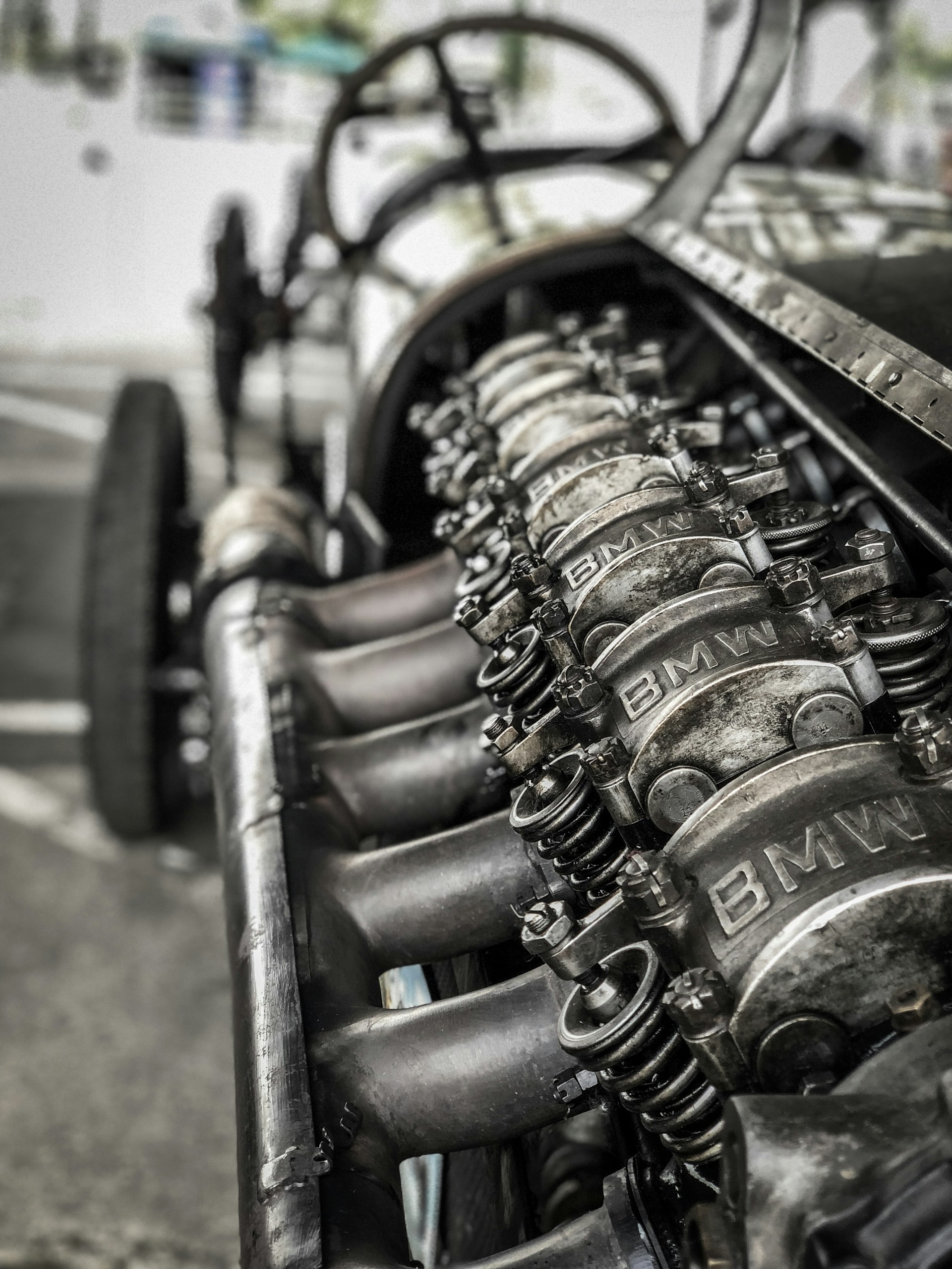 gray computer monitor