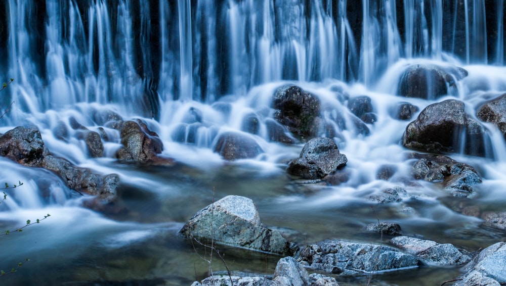 Wasserfälle Digitales Hintergrundbild