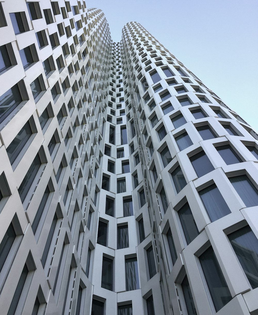 Fotografía de construcción a ojo de gusano