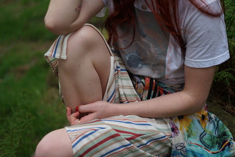 woman wearing brown skirt