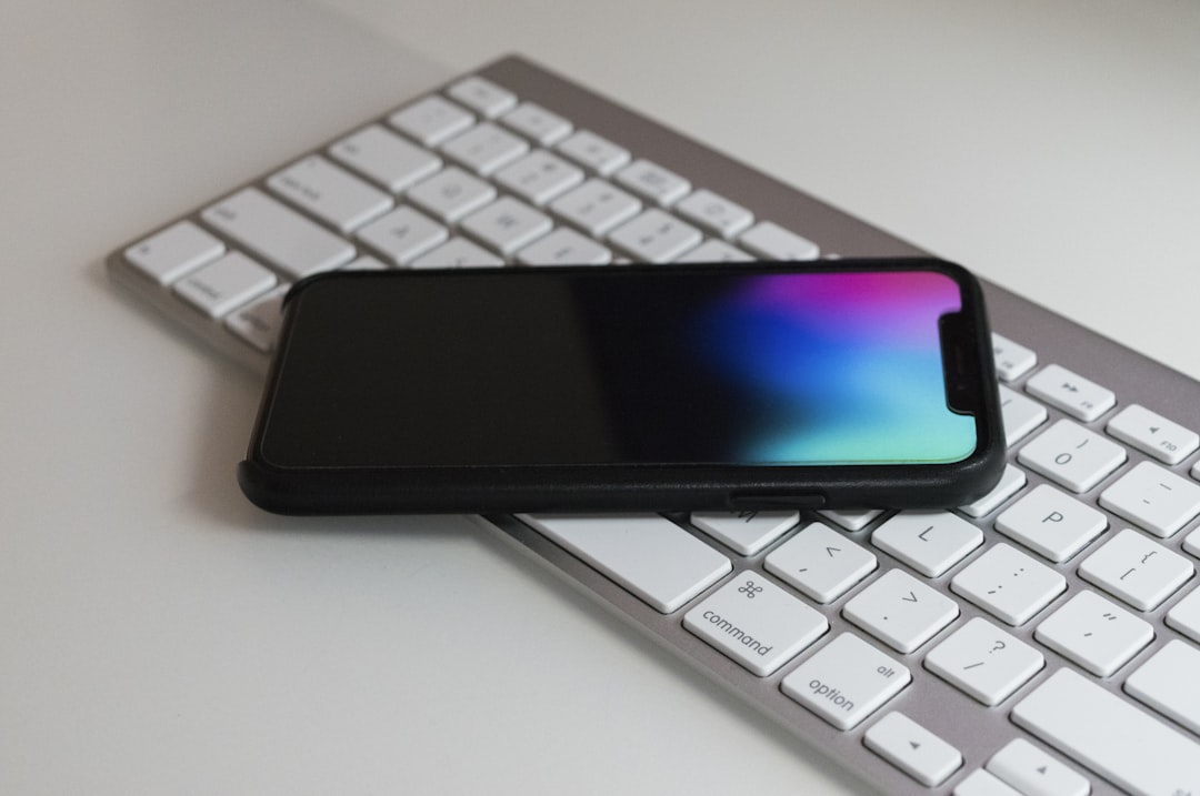 Android smartphone on Apple magic keyboard,