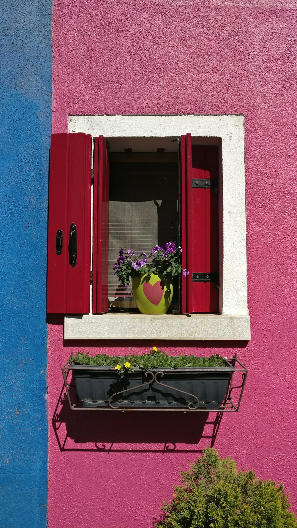 janelas de casa aberta