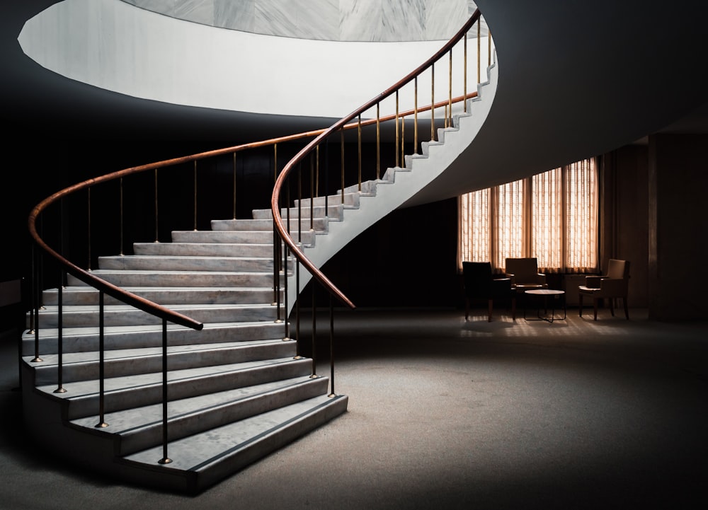 Foto de primer plano de la escalera de caracol