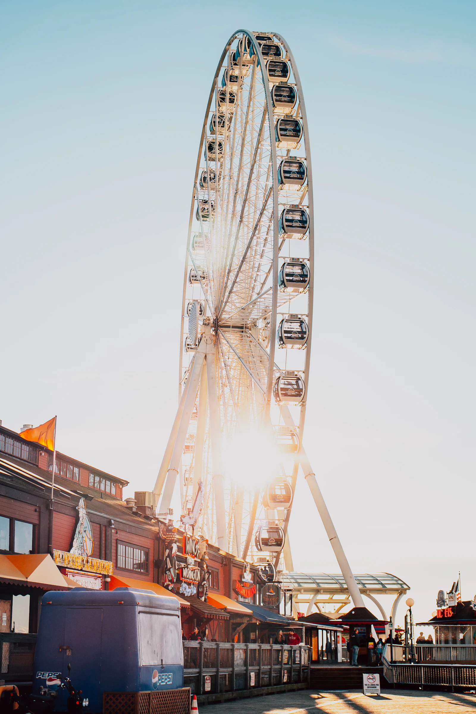 Grande roue d'un parc de loisirs