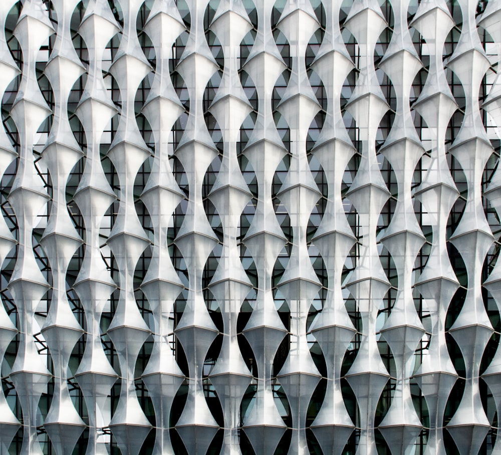 Edificio recortado gris