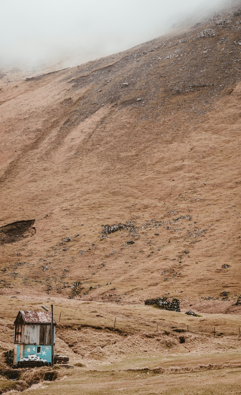 brown sand mountain