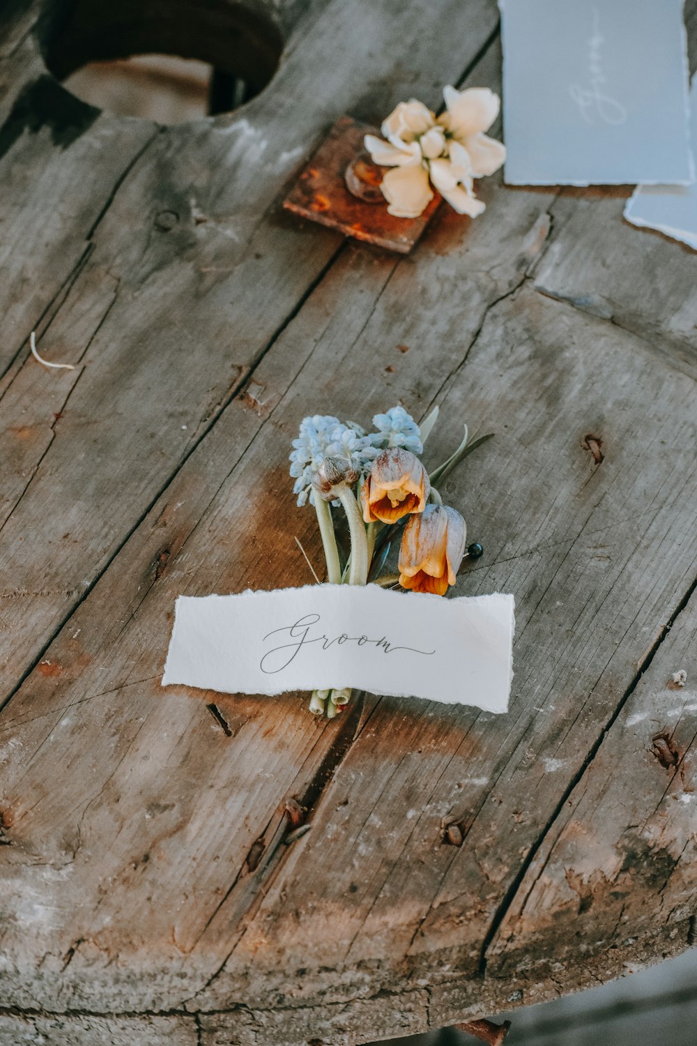 Groom petal flower