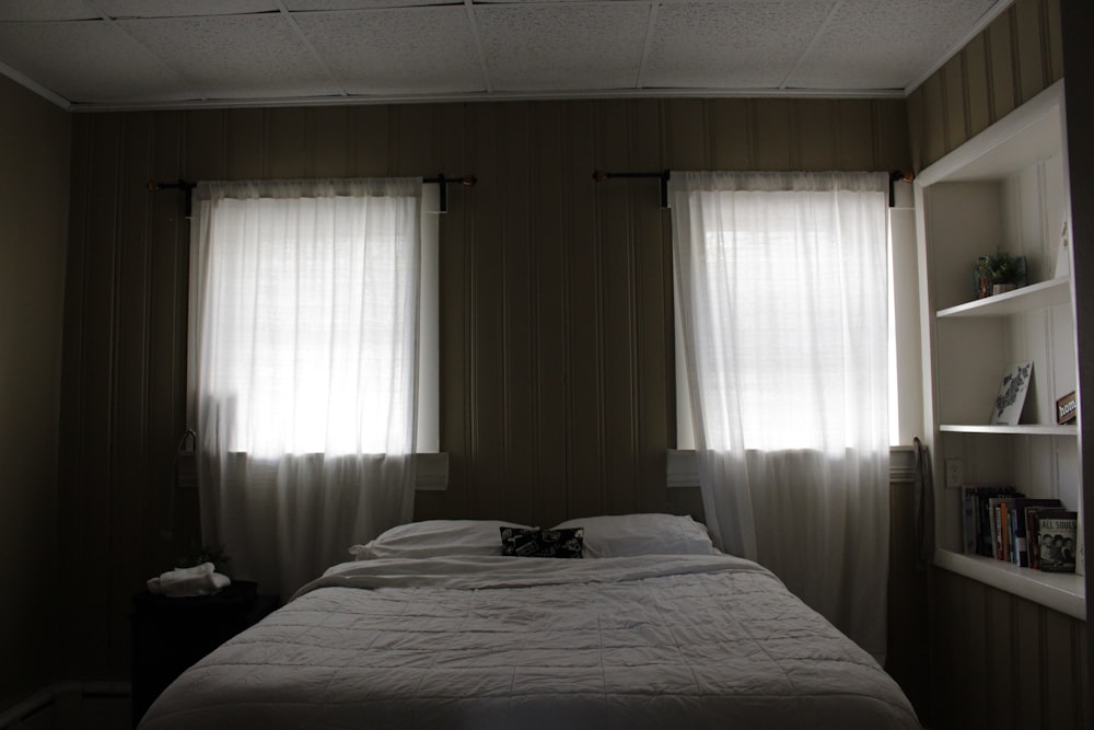 bedroom with bedding set