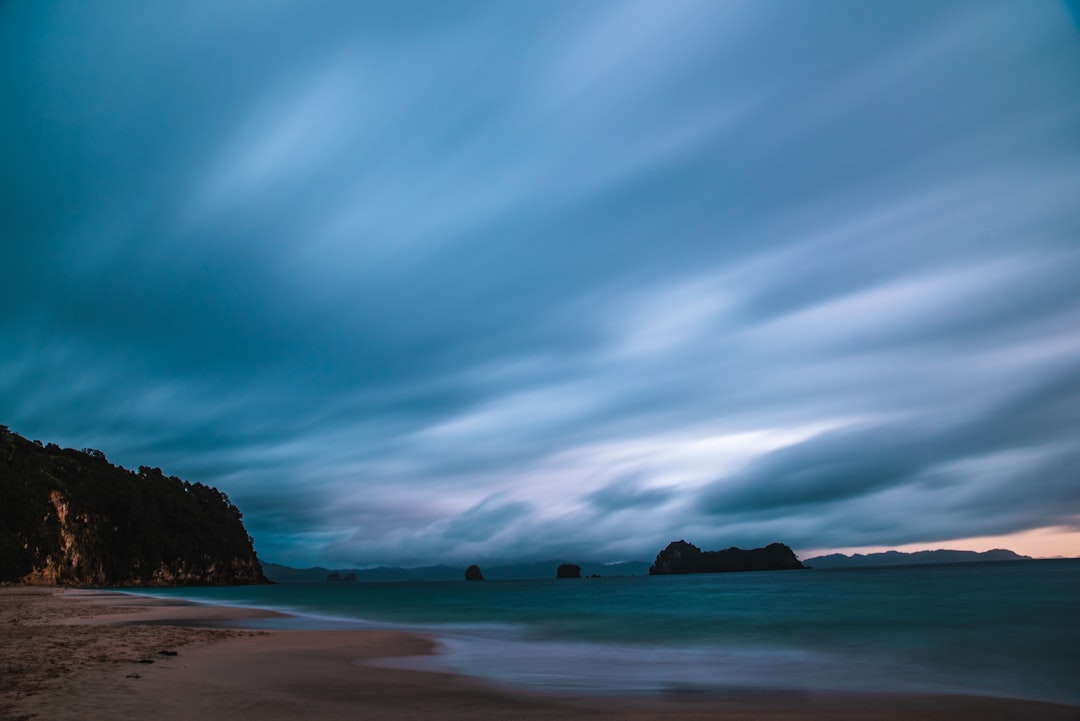 photo of Hahei Ocean near Cathedral Cove