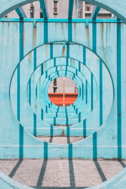shapes for photo composition,how to photograph blue tunnel