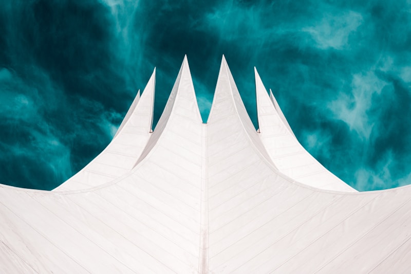 Triangle tent