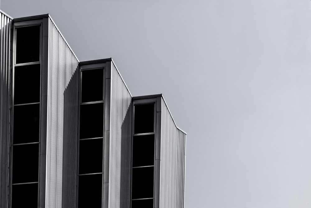 gray concrete building