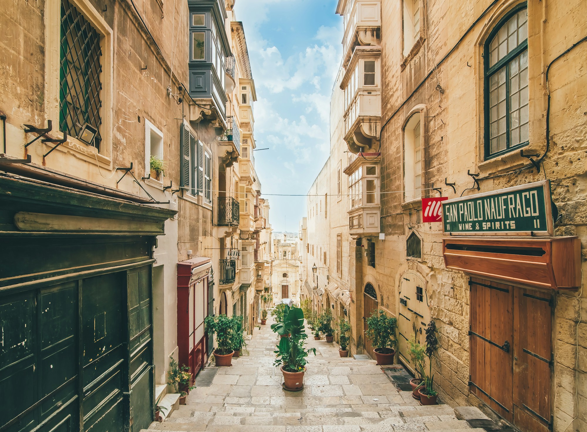 Exploring Valletta's Authentic Cuisine: Local Dishes, Restaurants, and Recipes