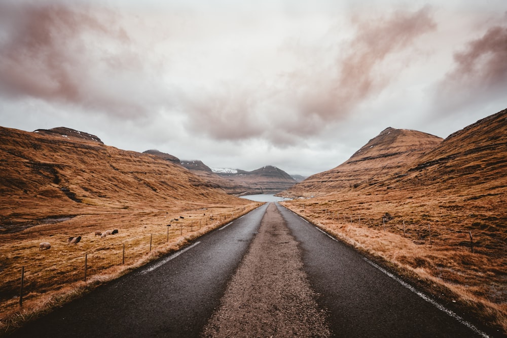 road between mountains