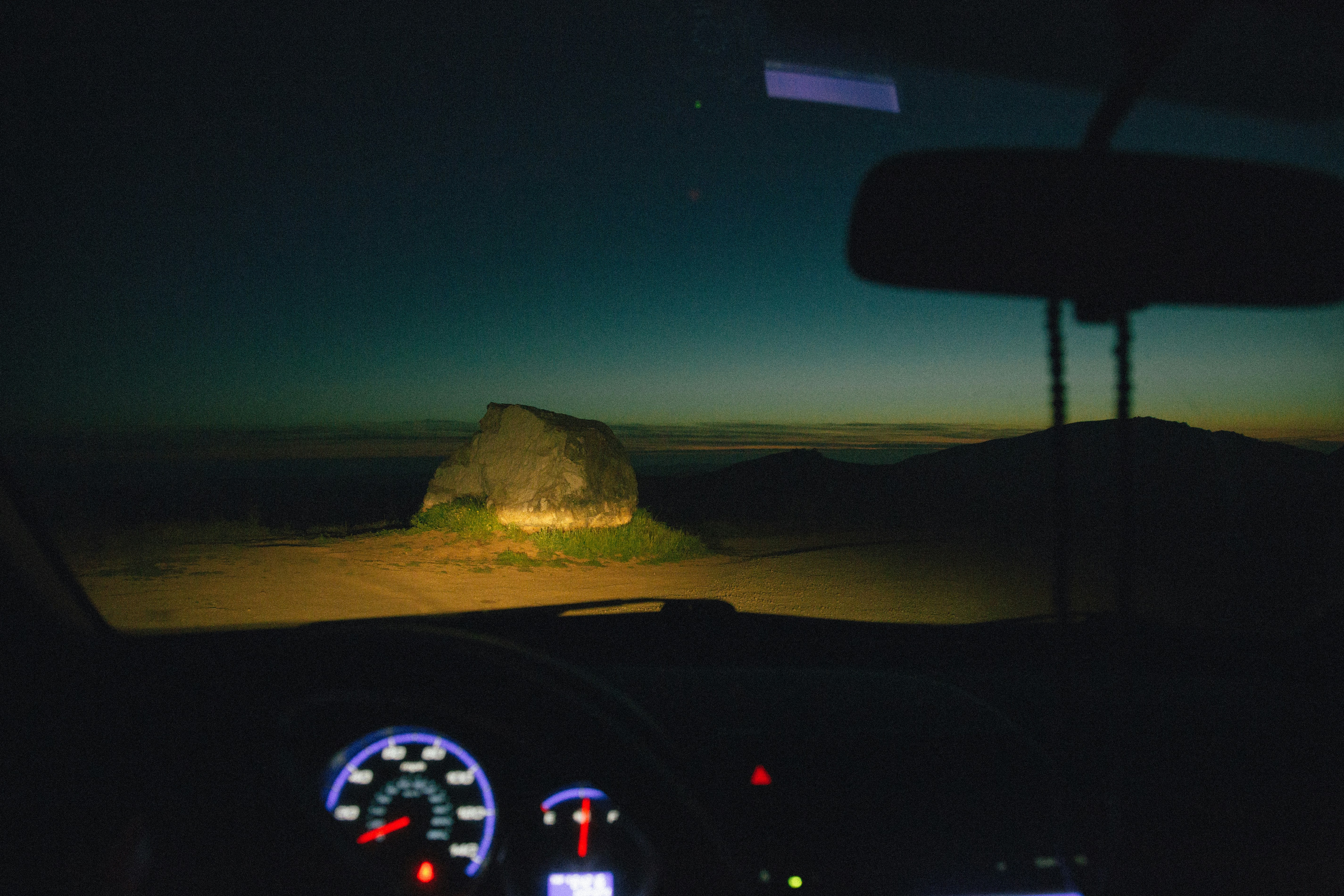 华为手机手电筒亮度测评，照亮夜空的真正实力