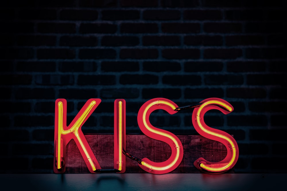 rote Kiss Neonreklame