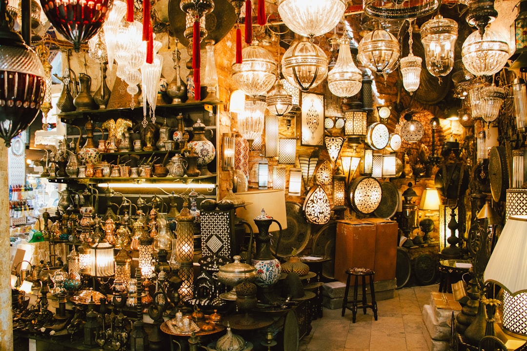 turned on lamp lot with ornament lot, Show your support:<p></figure>https://www.buymeacoffee.com/omardc</p><p>https://www.instagram.com/omar_dc/ 