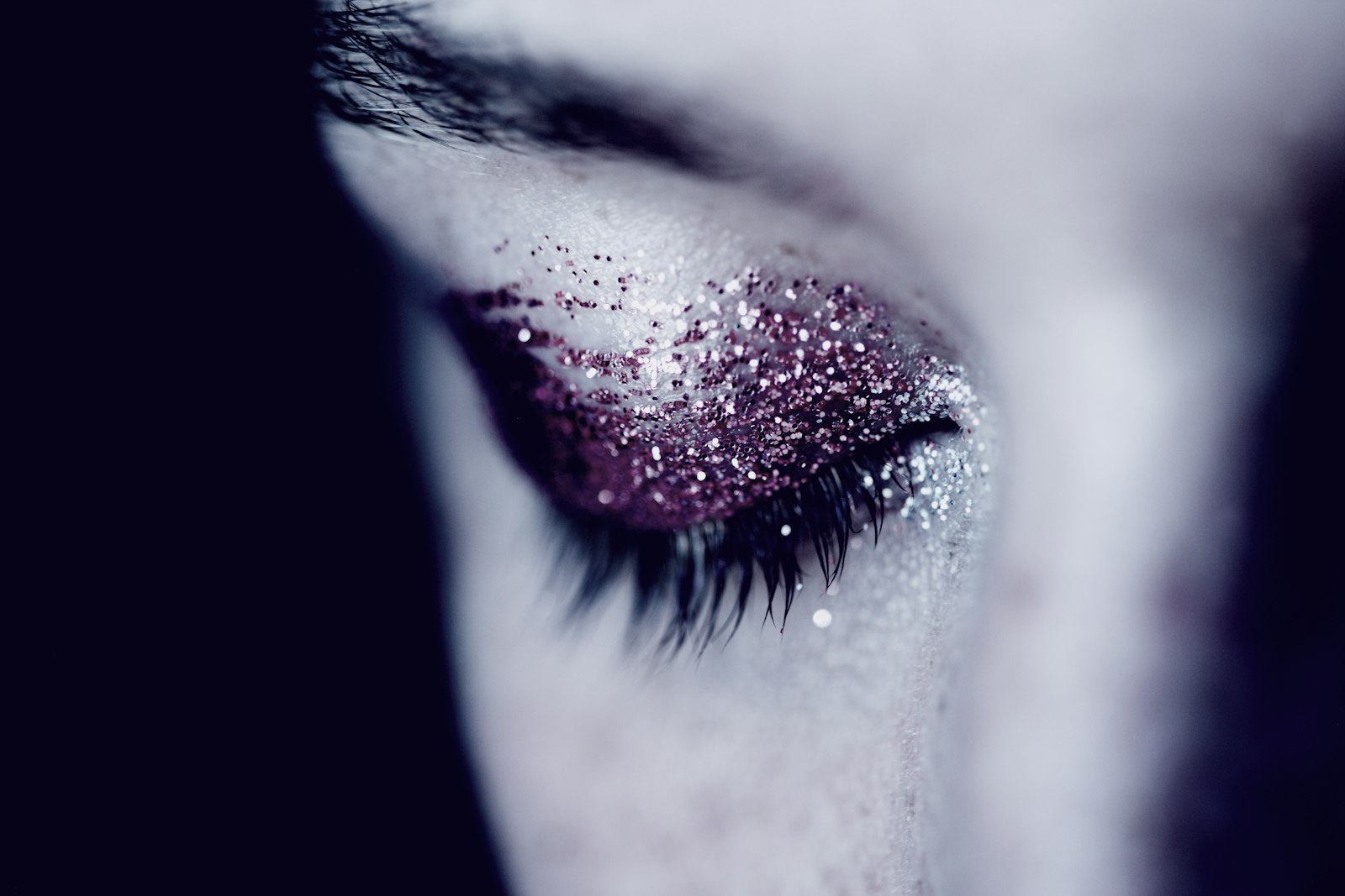 Canon EOS 5D Mark II + Canon EF 100mm F2.8 Macro USM sample photo. Woman with glittered eyeshadow photography