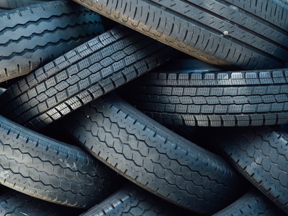 lote de pneus verículos variados