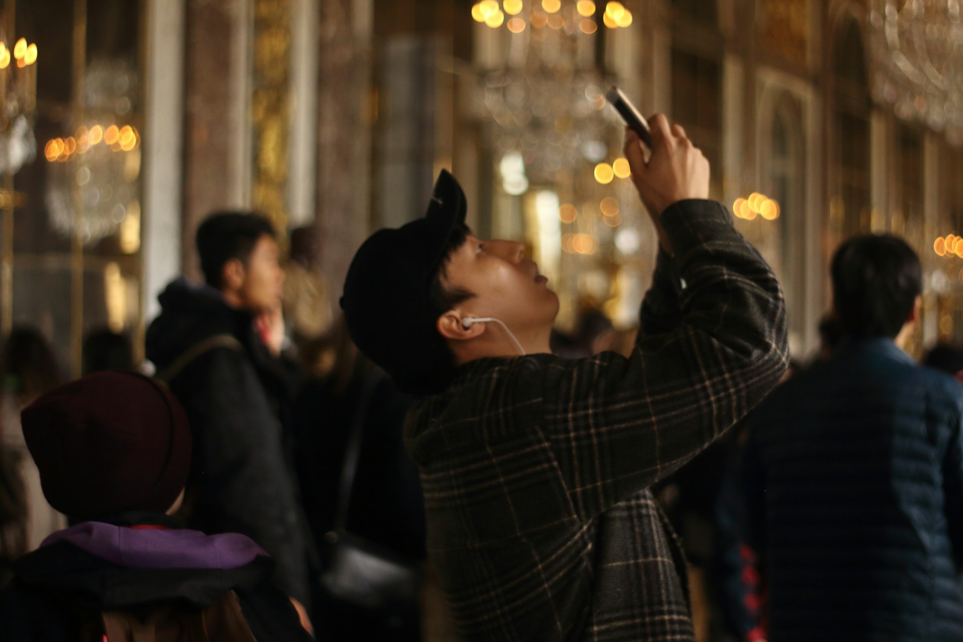 black and white bed linen