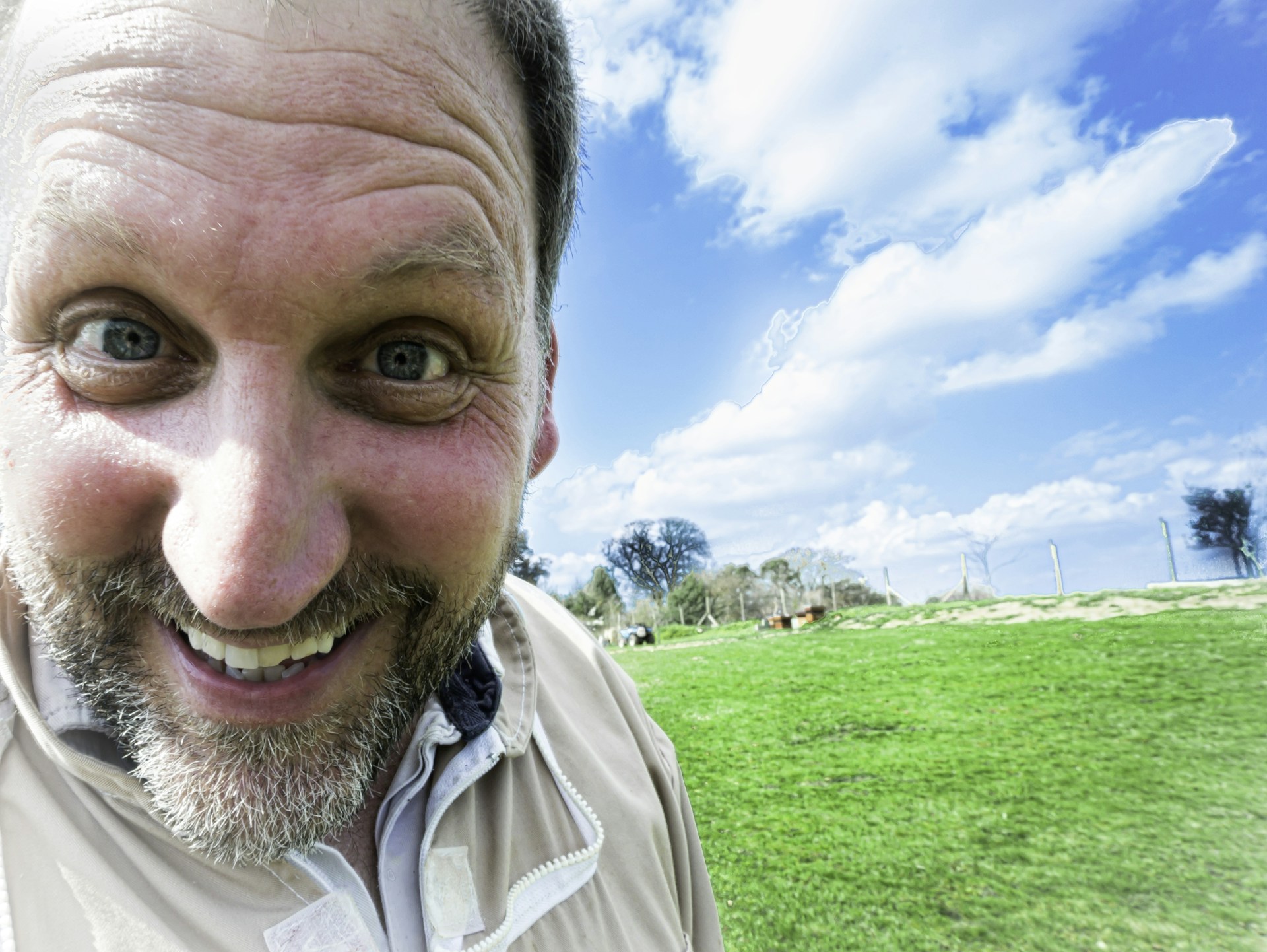 gray computer monitor