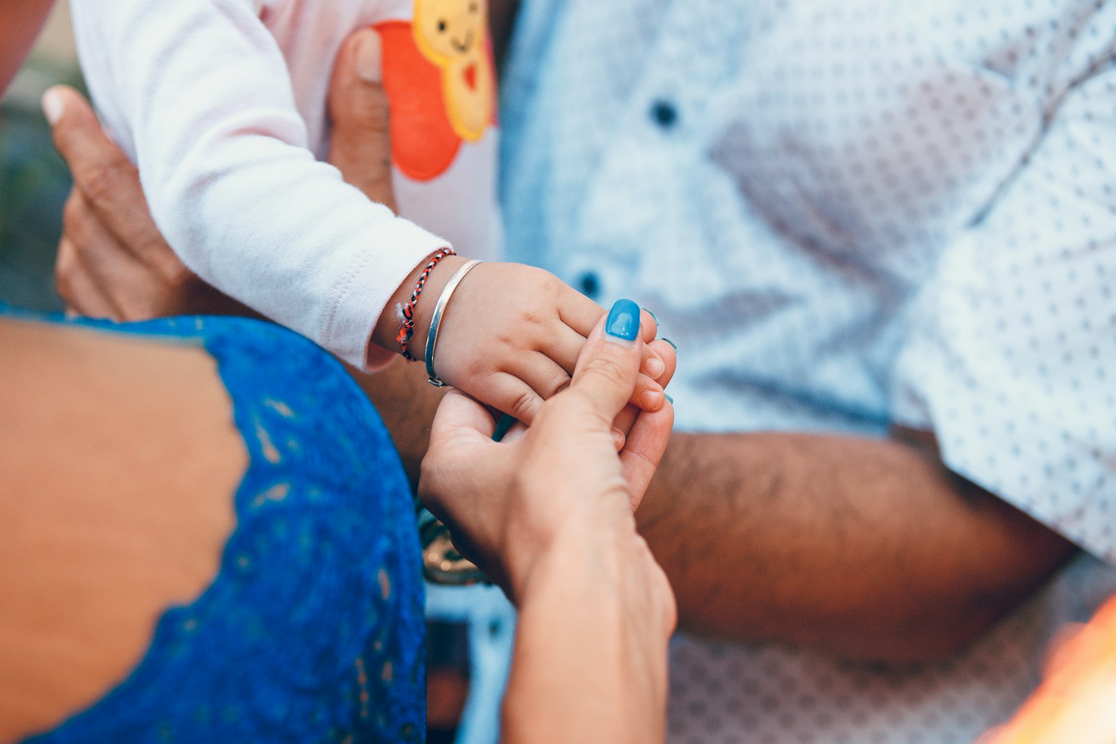 Sigma 50-100mm F1.8 DC HSM Art sample photo. Person holding child hand photography