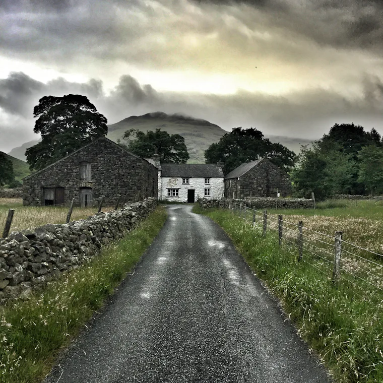 White country house on a clear day