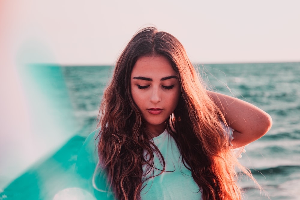 shallow focus photography of woman