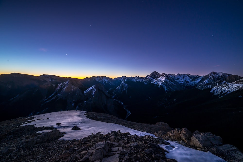 Photographie aérienne de montagne